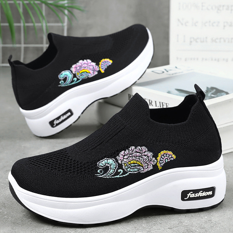 Women's shoes, foreign trade women's shoes, thick-soled height-increasing shoes, embroidered shoes for the middle-aged and elderly, mom's shoes, flying woven breathable casual shoes, single shoes Application Scenario