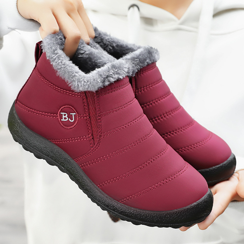 Jinshi Yuan - Women's cross-border processing and customization of cotton shoes, lightweight and warm snow boots, one-foot cotton boots for middle-aged and elderly people Application Scenario