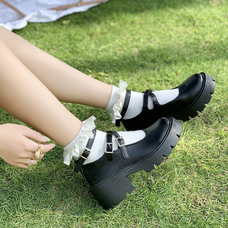 The 2025 winter new retro casual high-heeled, low-cut Mary Jane single shoe, one-shoulder buckle thick-soled height-increasing small leather shoes Application Scenario