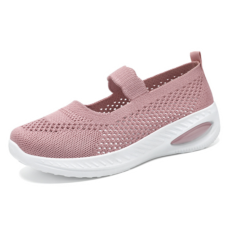 The old Beijing cloth shoes are comfortable, breathable and soft-soled casual women's net shoes for the middle-aged and elderly. One step on the perforated net surface mom shoes Item Picture