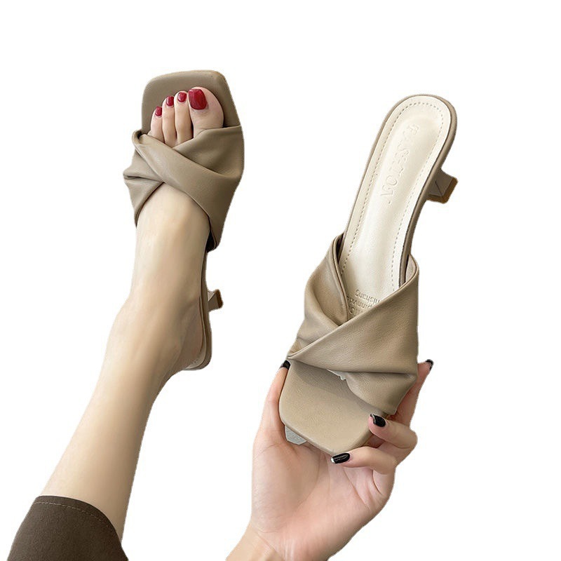 New 2024 summer collection: Simple high-heeled one-shoulder flip-flops, cat-heeled high heels, French women's outerwear, half slippers Item Picture