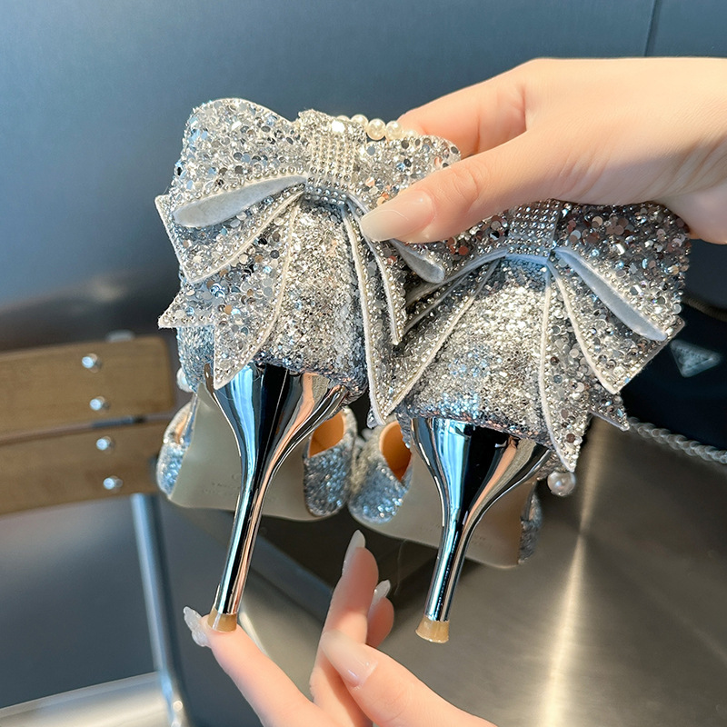Silver high-heeled wedding shoes for women, slender heels, 2025 new style, pointed rhinestone bow, two-piece beaded chain single shoes details Picture