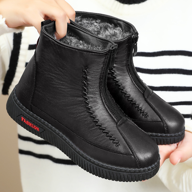 Wholesale of thickened and warm winter cotton boots for women, soft-soled cotton shoes for middle-aged and elderly people, and outdoor snow boots full figure