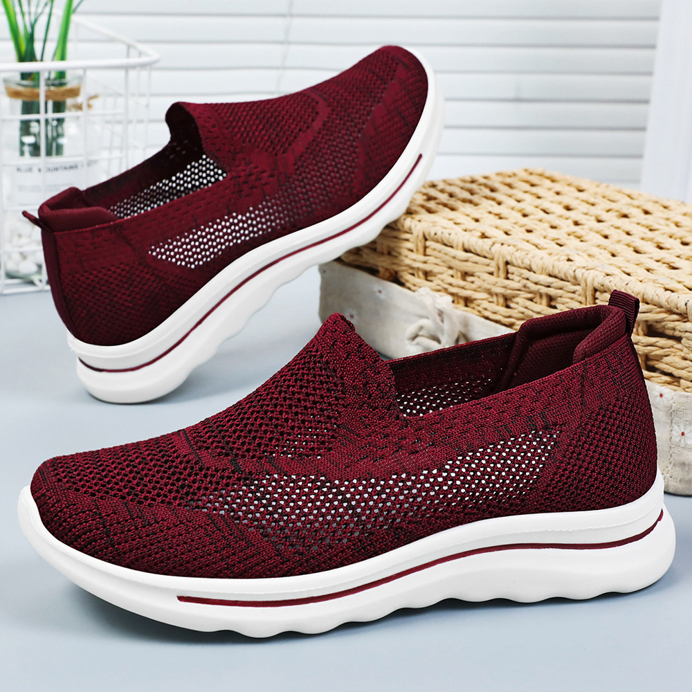 Factory direct sales of women's shoes, spring casual shoes for the middle-aged and elderly, breathable, lightweight, soft-soled and wear-resistant. Wholesale shoes for mothers and the elderly full figure