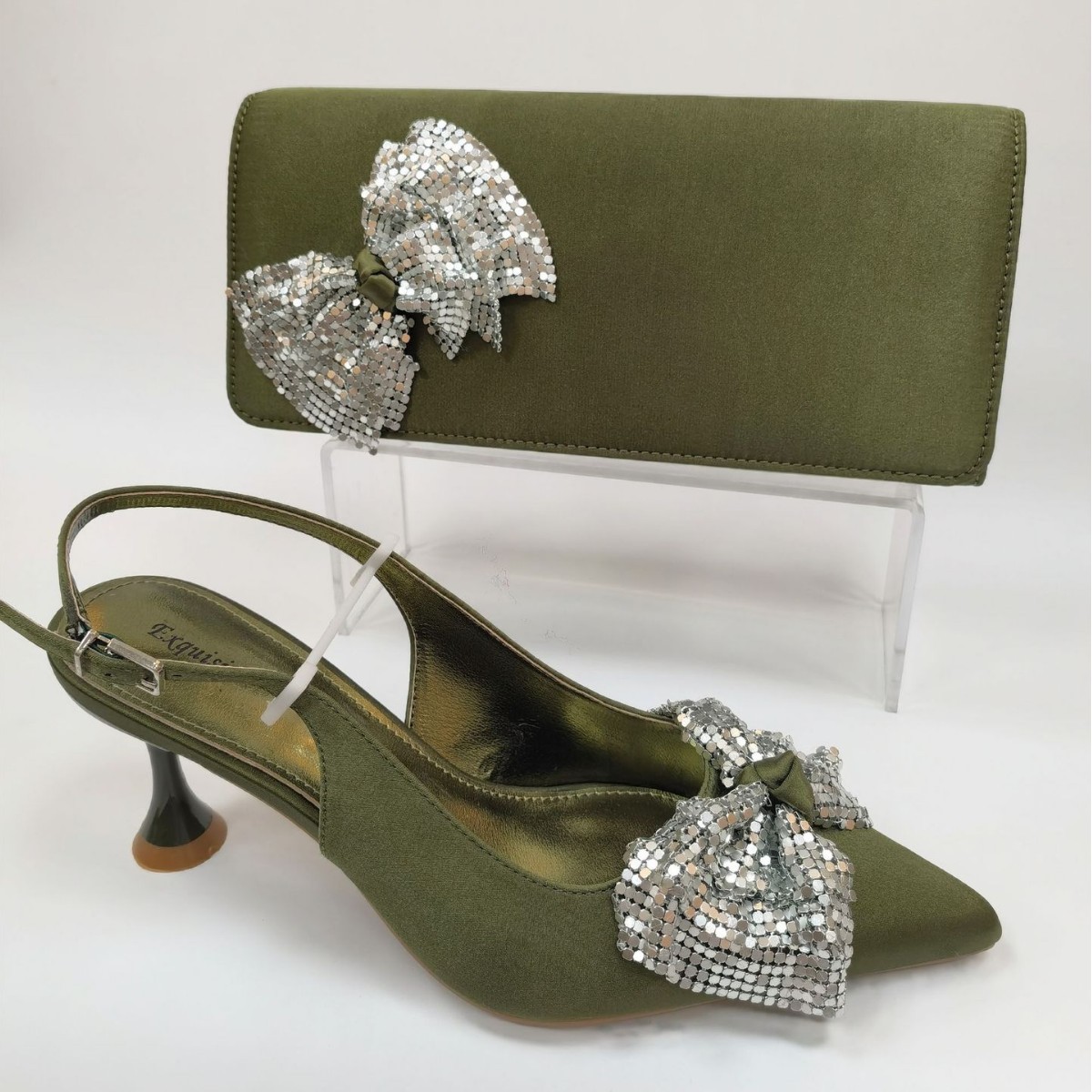 The 2025 new elegant and noble velvet high heels with metal bows, exquisite hand-held evening bag, suitable for party banquets Specification drawing