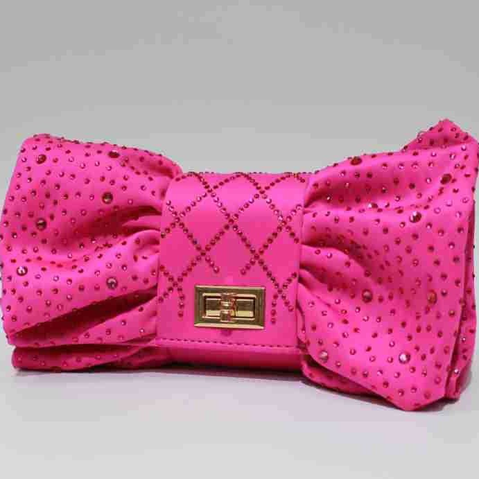 This is a small square bag with a unique design sense and a diamond-encrusted hand-held dinner bag for foreign trade sources Application Scenario