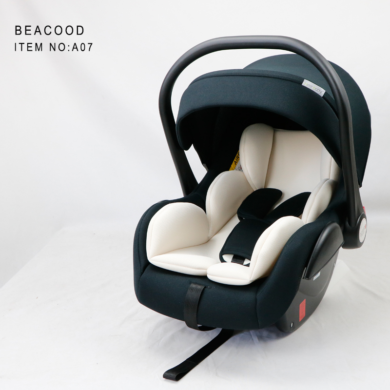 婴童安全座椅实物图