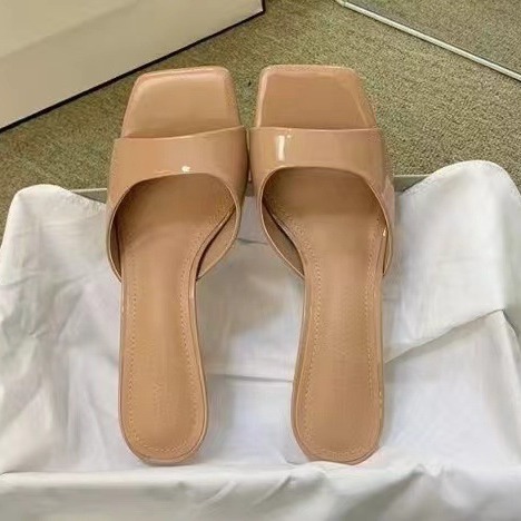 French high-heeled flip-flops with shiny leather, new 2024 style, versatile, thin-heeled, square-toed, toe-exposing, sexy outerwear for women Application Scenario