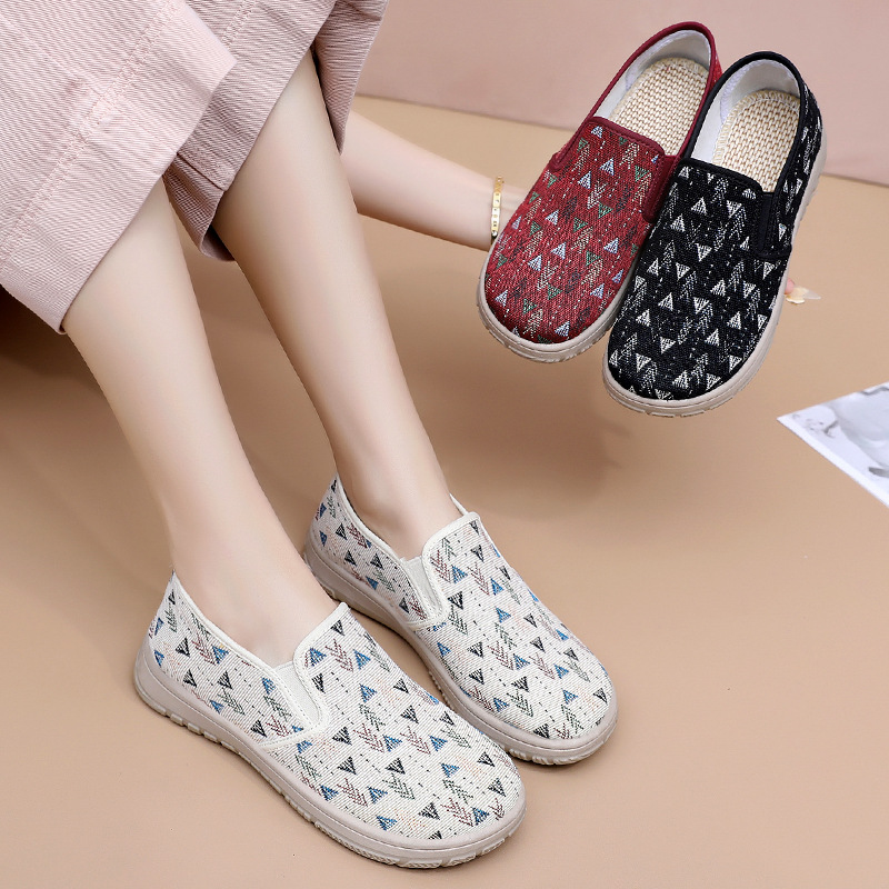 Spring new women's shoes, shallow shoes, women's flat canvas shoes, lazy casual shoes, versatile old Beijing cloth shoes Application Scenario