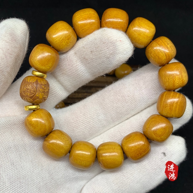 Exquisite golden thread sandalwood bracelet, with fine texture and warm luster, fully showcases the elegance of the East. Prayer beads 📿 cultural play bracelets prayer beads details Picture