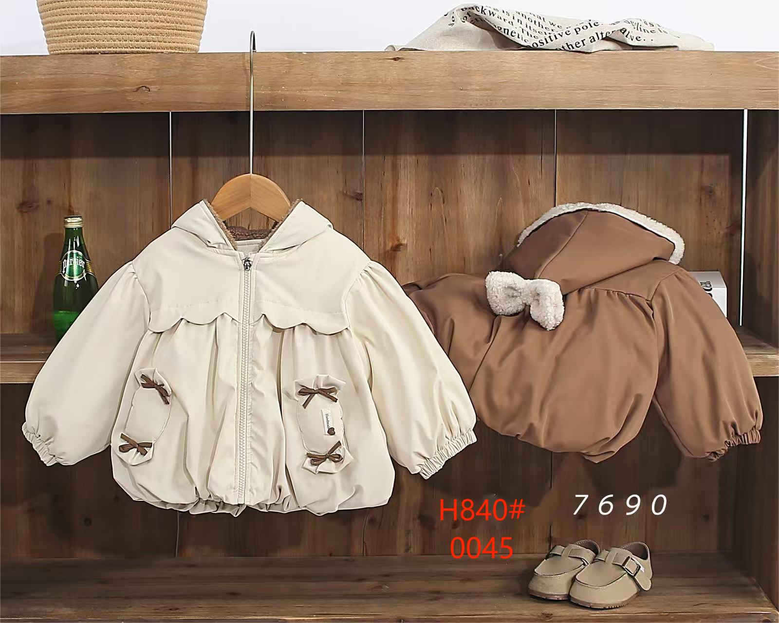 Spring girls' coat, stylish baby cap, windbreaker, Korean-style fashionable children's down jacket details Picture