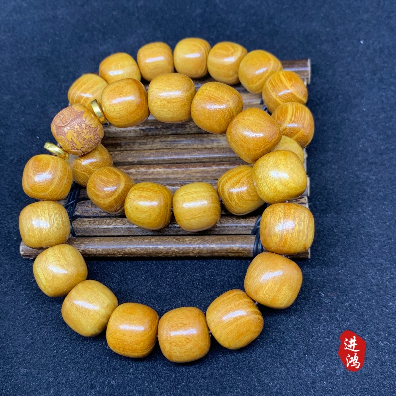 精美金丝黄金檀木手串，纹理细腻光泽温润，尽显东方雅韵。念珠📿文玩手串念珠佛珠