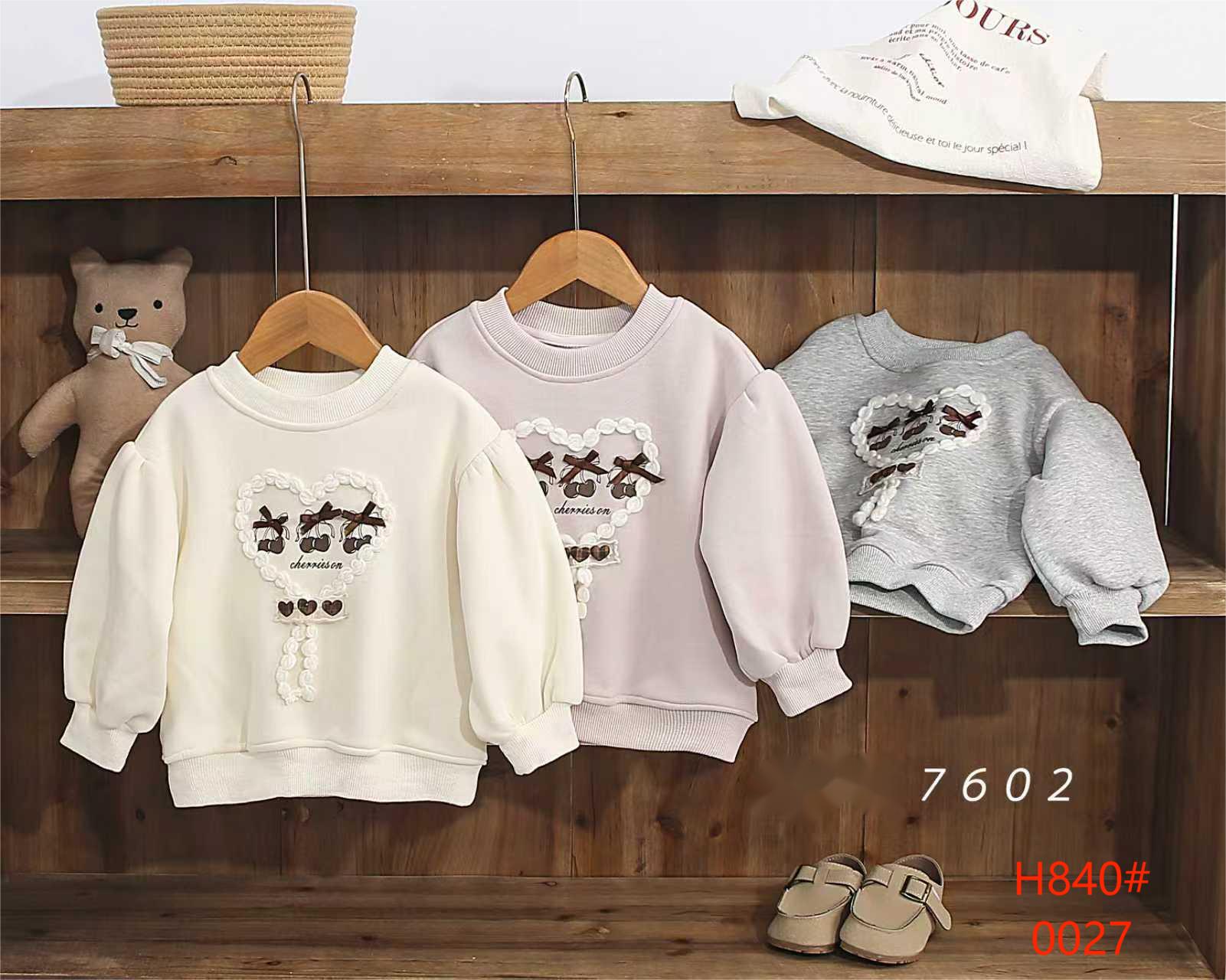 A new Korean-style coat for girls in 2025, a cute and versatile children's spring, autumn and pastoral hoodie Application Scenario
