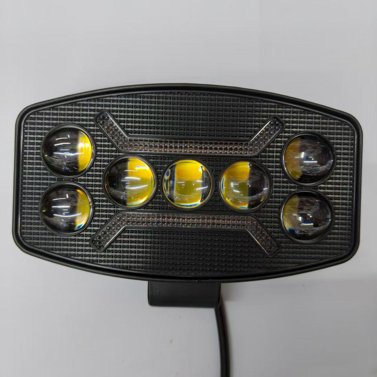 Truck LED lights, spotlights, spotlight lights, lens lights, yellow daytime running lights, high-brightness model lights, front spotlights Application Scenario