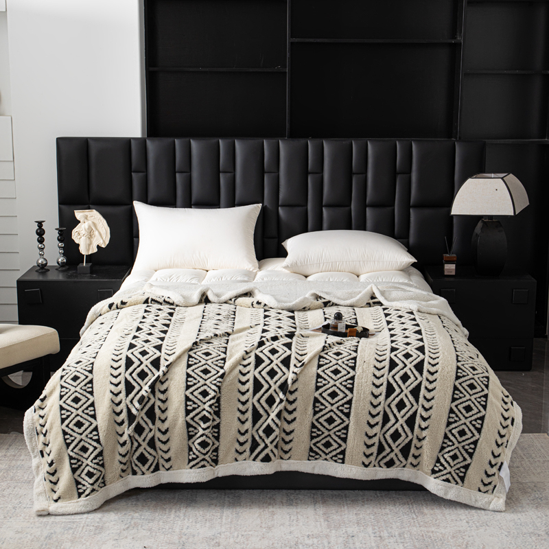 025 New double-layer cationic diamond-shaped jacquard Taffy and lambskin cross-border double-layer blanket cover blanket Item Picture