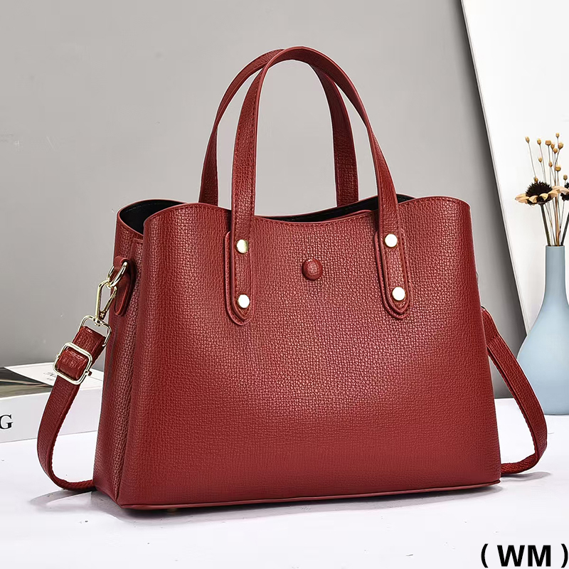 The new large-capacity hand-held shoulder crossbody bag CMY28 from Meifang Bag and Yiding Bag Industry Application Scenario