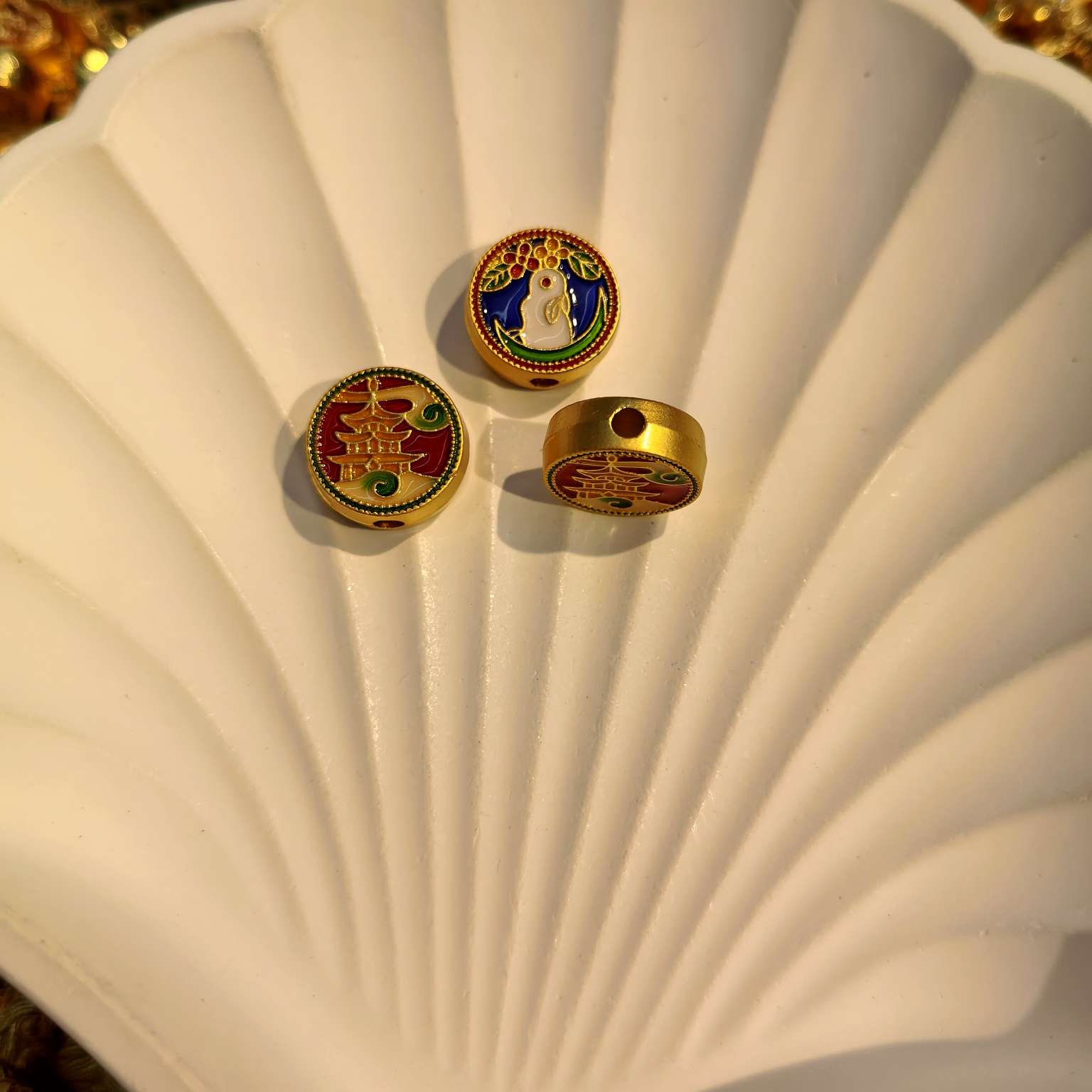 A wide range of fashionable accessory items, creative and eclectic decorative accessories, versatile and trendy accessories, various choices of accessories, marked with ancient gold details Picture