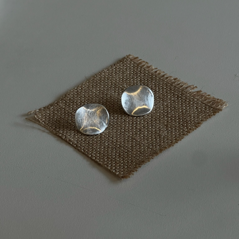 S925 sterling silver geometric square earrings, simple and cold style, irregular stud earrings, Korean style, simple and trendy earrings, Shibuya style Specification image