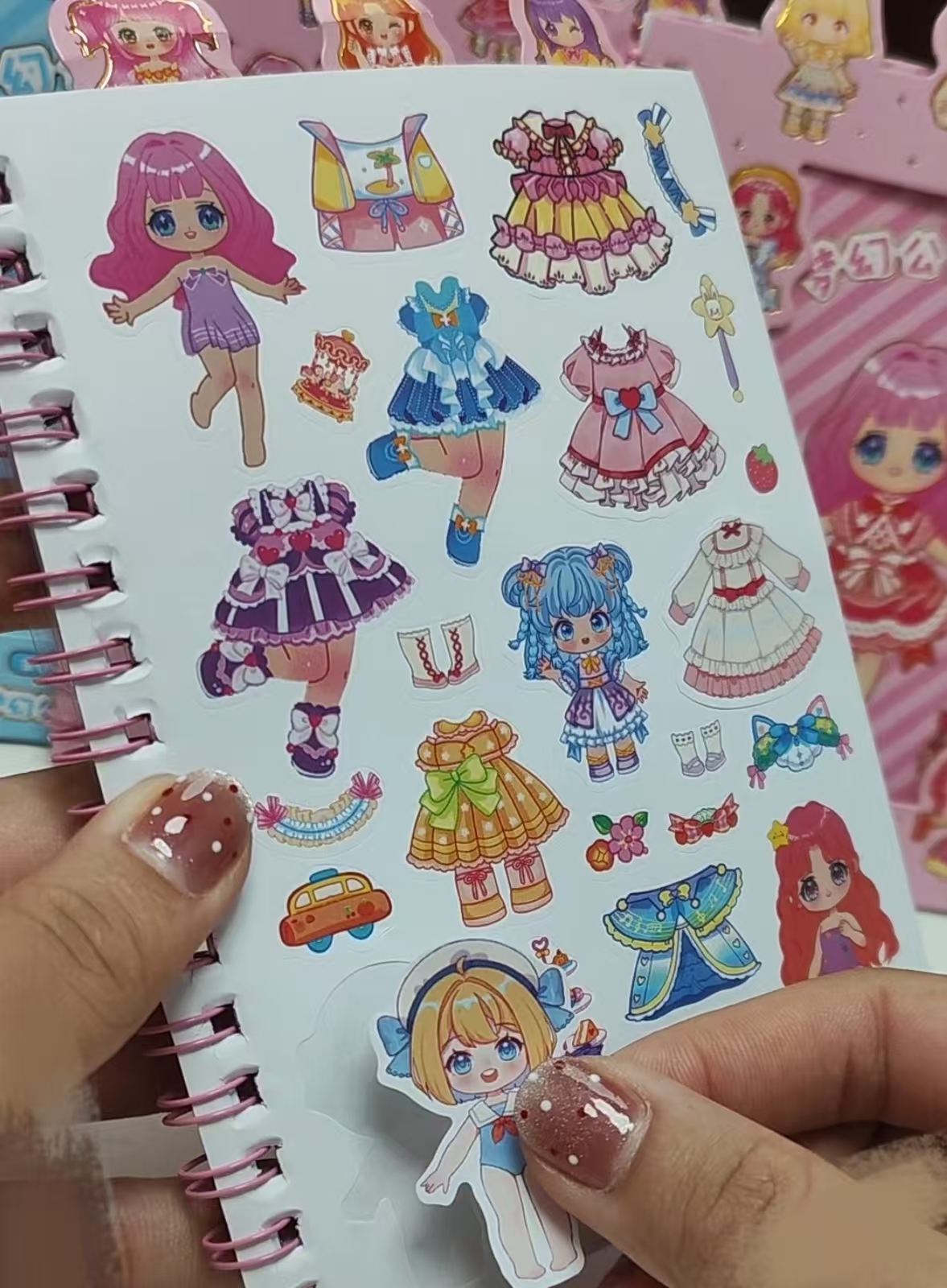 Dreamy Princess dress-up stickers Book Hongxing Stickers Girls' concentration Training Cartoon dress-up Stickers Toys Birthday Gifts Children's Educational Stickers diy Princess Dress-up Stickers Application Scenario