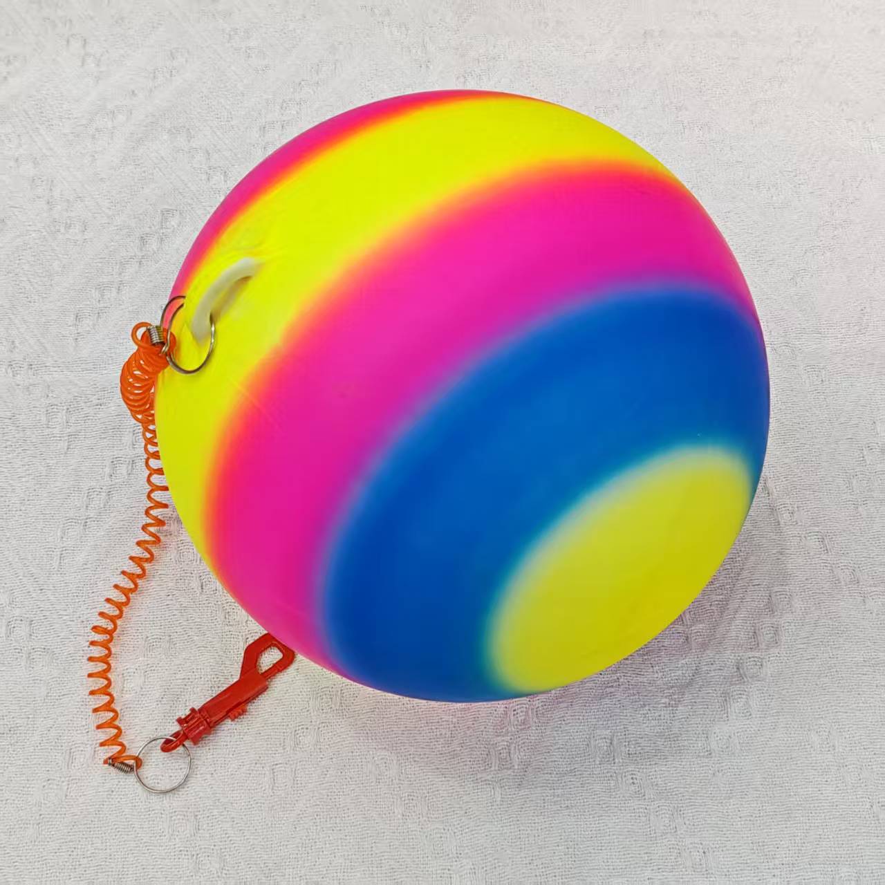 PVC彩虹球  儿童益智玩具 洞洞球  23CM 60g 款式多样 锻炼上肢 恢复视力 协调身体细节图