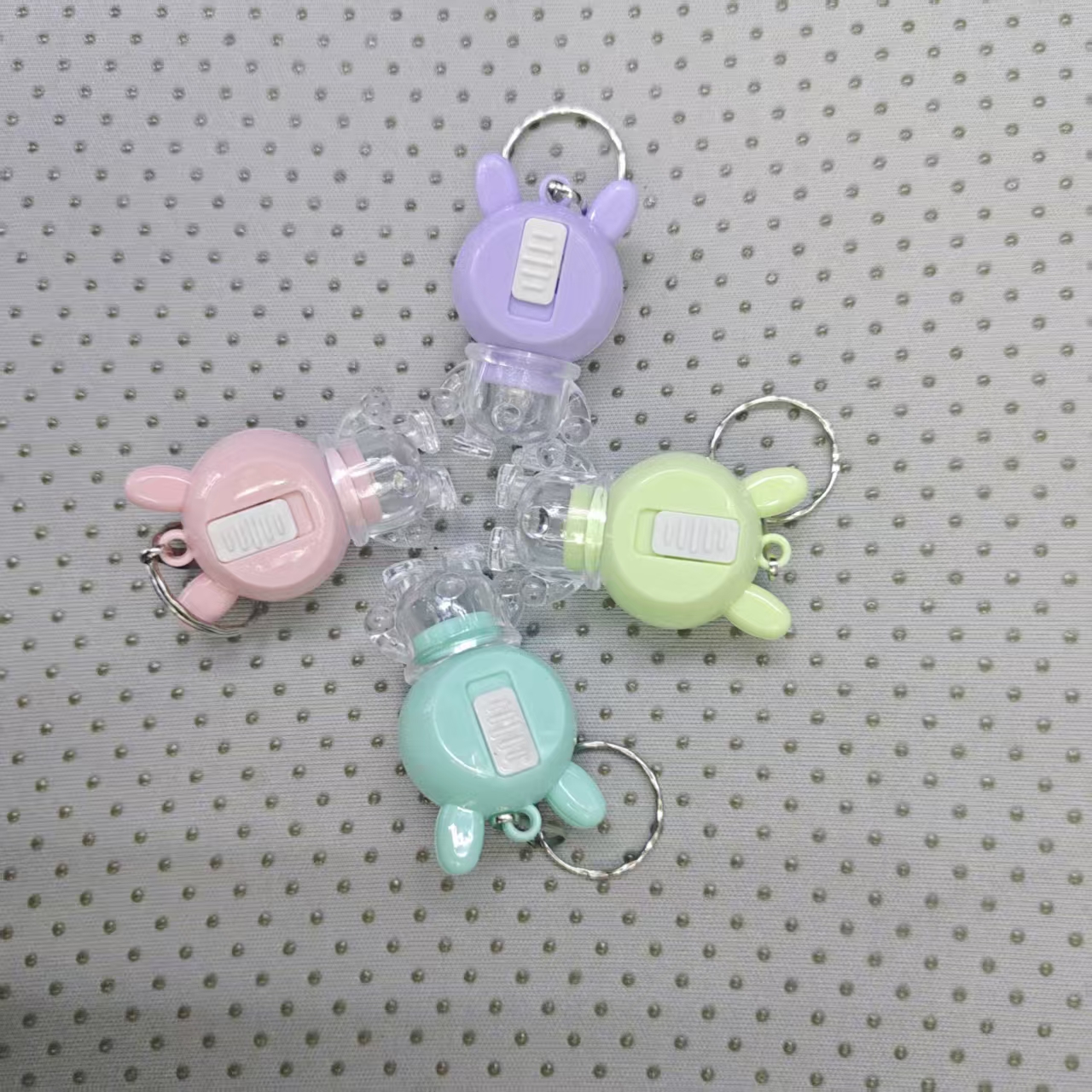Keychain light, flashing cartoon keychain light, keychain light, flashing cartoon pendant, lightweight and portable, essential for students and offices, available in multiple colors, factory wholesale pic 4