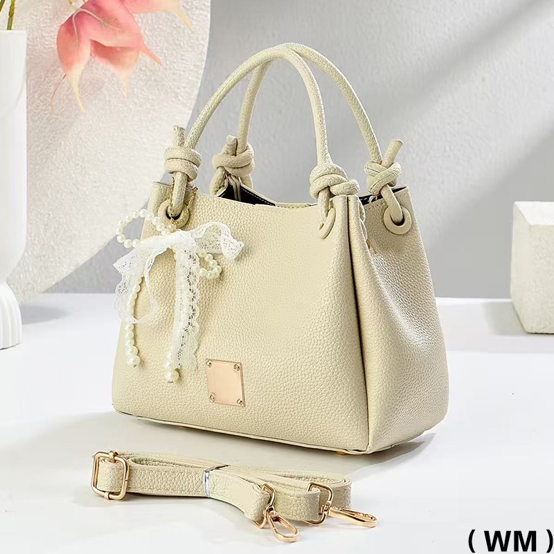 The new women's soft leather hand-held shoulder crossbody bag YCW810 from Meifang Bag and Yiding Bag Industry