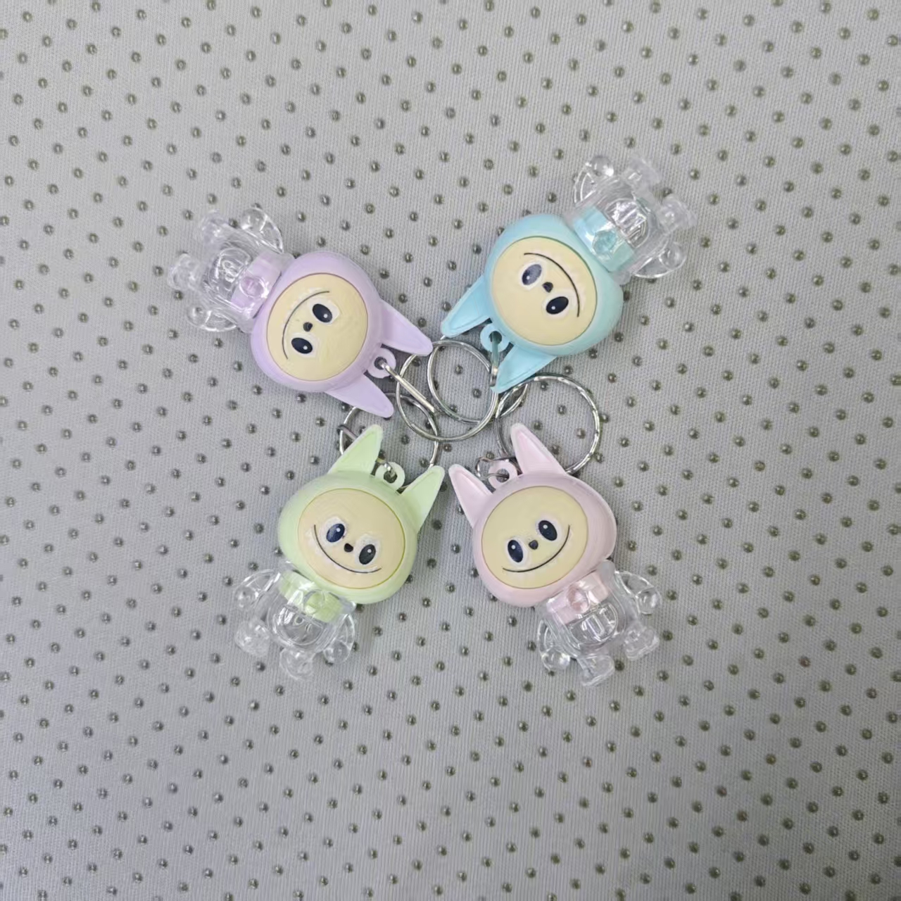 Keychain light, flashing cartoon keychain light, keychain light, flashing cartoon pendant, lightweight and portable, essential for students and offices, available in multiple colors, factory wholesale pic 3