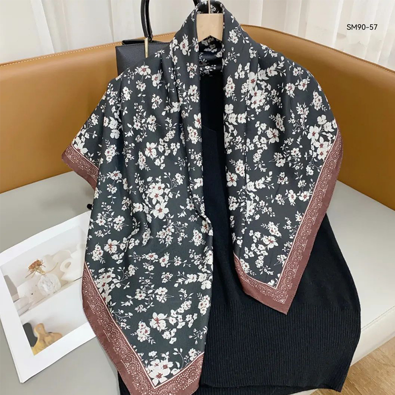 The new silk scarf is a versatile and fashionable printed long shawl for women, a trendy accessory for spring, summer, autumn and winter