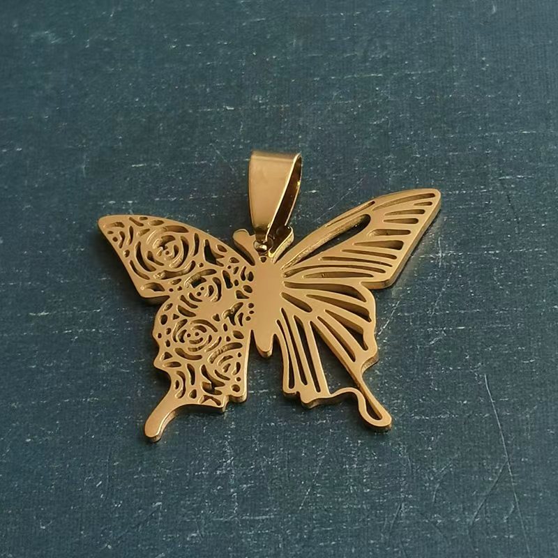 跨境外贸镂空玫瑰花纹动物蝴蝶钛钢不锈钢DIY饰品配件项链吊坠潮