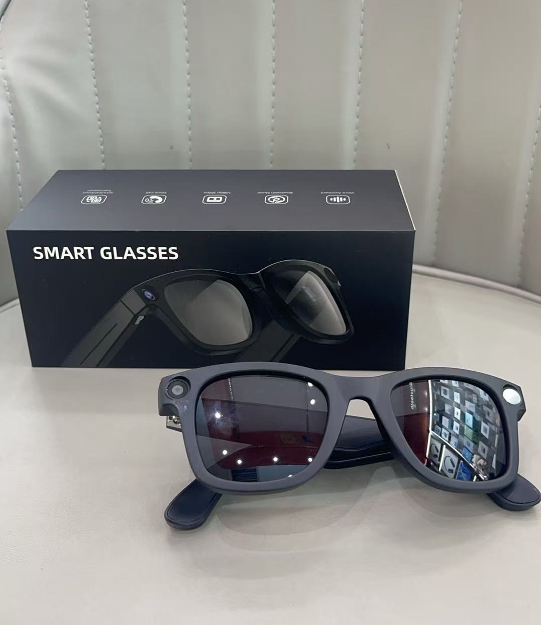 Smart glasses with 5-megapixel high-definition camera, AI translation, object recognition, real-time dialogue, making and receiving calls, and music playback details Picture