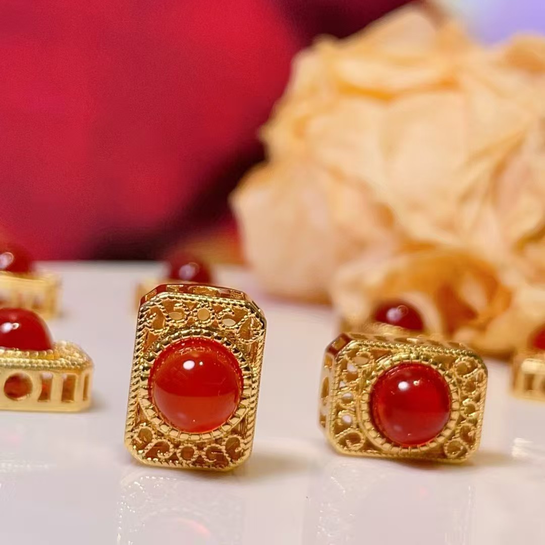 Red agate hollowed-out square straight hole diy jewelry accessories, crystal accessories, ancient sand gold accessories, copper-plated real gold, high color retention