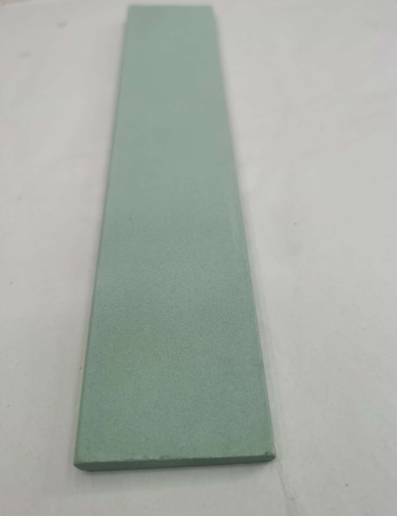 For cutting natural rubber, use rubber knives, whetstones and oilstones detail image 6