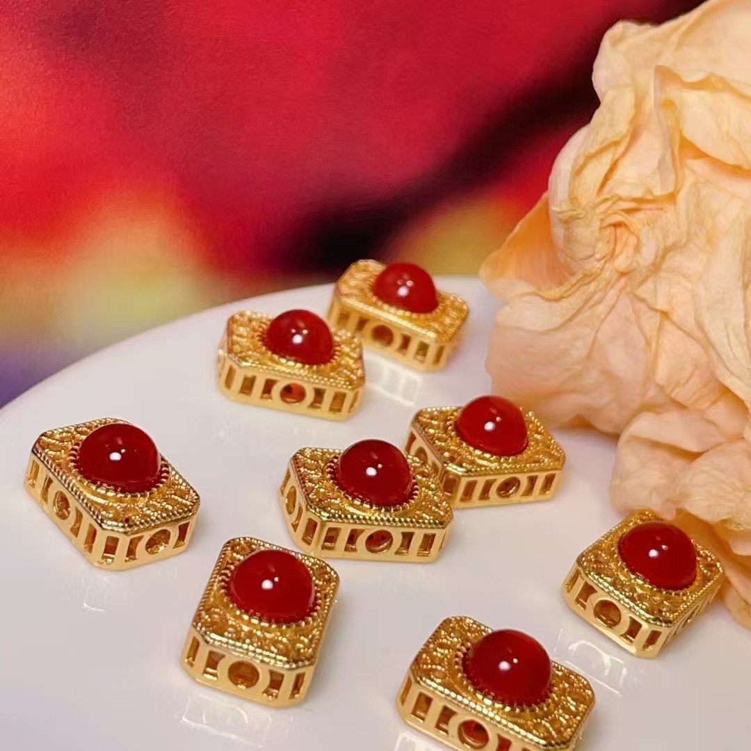 Red agate hollowed-out square straight hole diy jewelry accessories, crystal accessories, ancient sand gold accessories, copper-plated real gold, high color retention Specification image