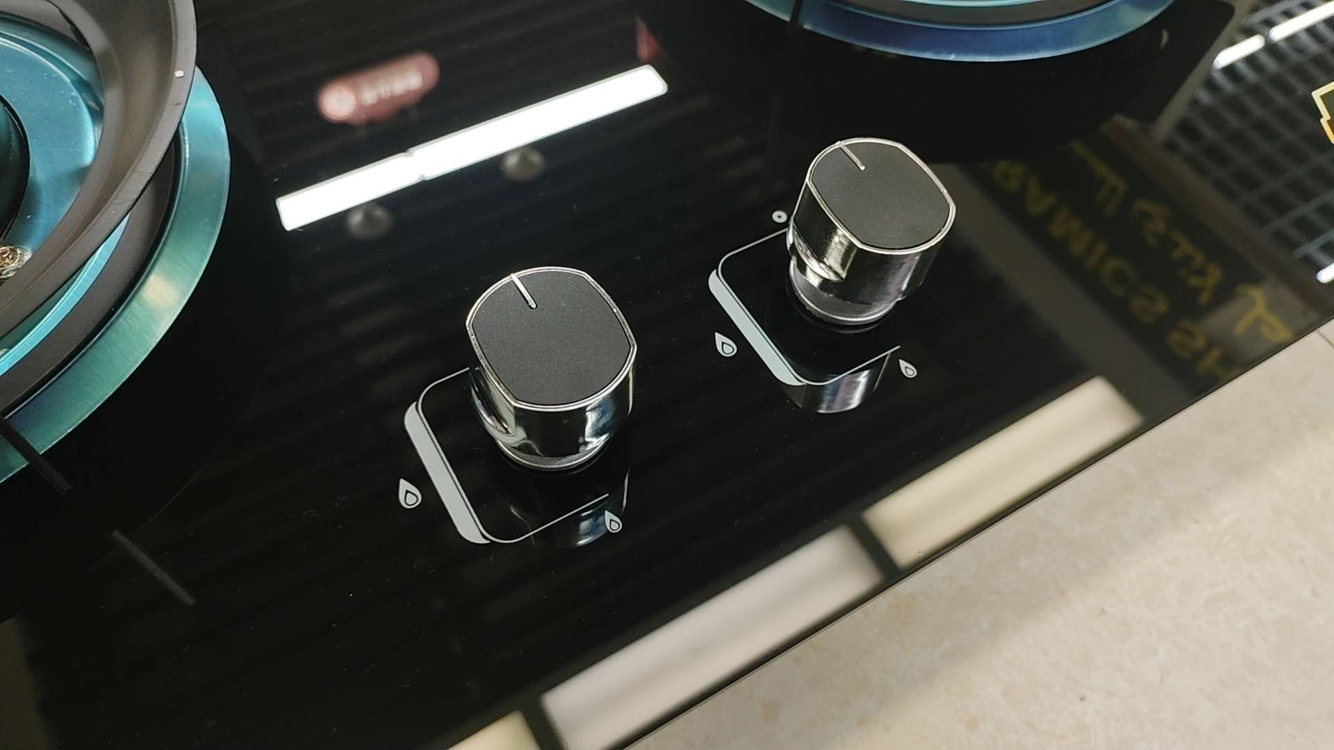 Haotaitai household gas stove, double-burner built-in countertop, natural gas, gas stove, liquefied gas, high-flame stove Item Picture