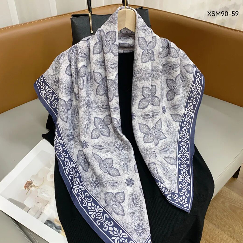 Chinese Red brand long women's autumn and winter fashion scarf, winter warmth, women's scarf, long women's scarf, a must-have for autumn and winter Application Scenario