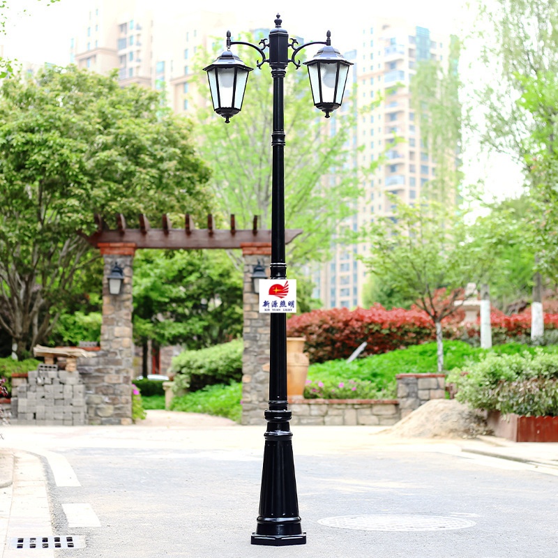 Solar-powered European-style double-head led garden lights, outdoor waterproof, retro garden landscape lights, industrial style, ancient-style street lights Application Scenario