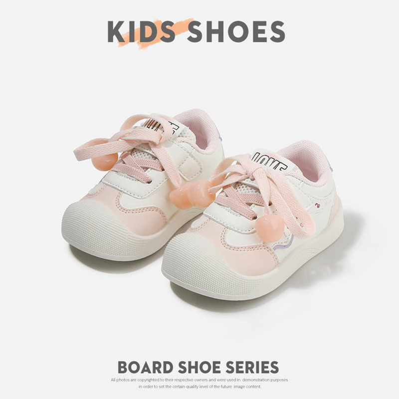 Spring new soft-soled walking shoes for girls, cartoon anti-slip board shoes for boys and girls, wholesale of infant and children's shoes