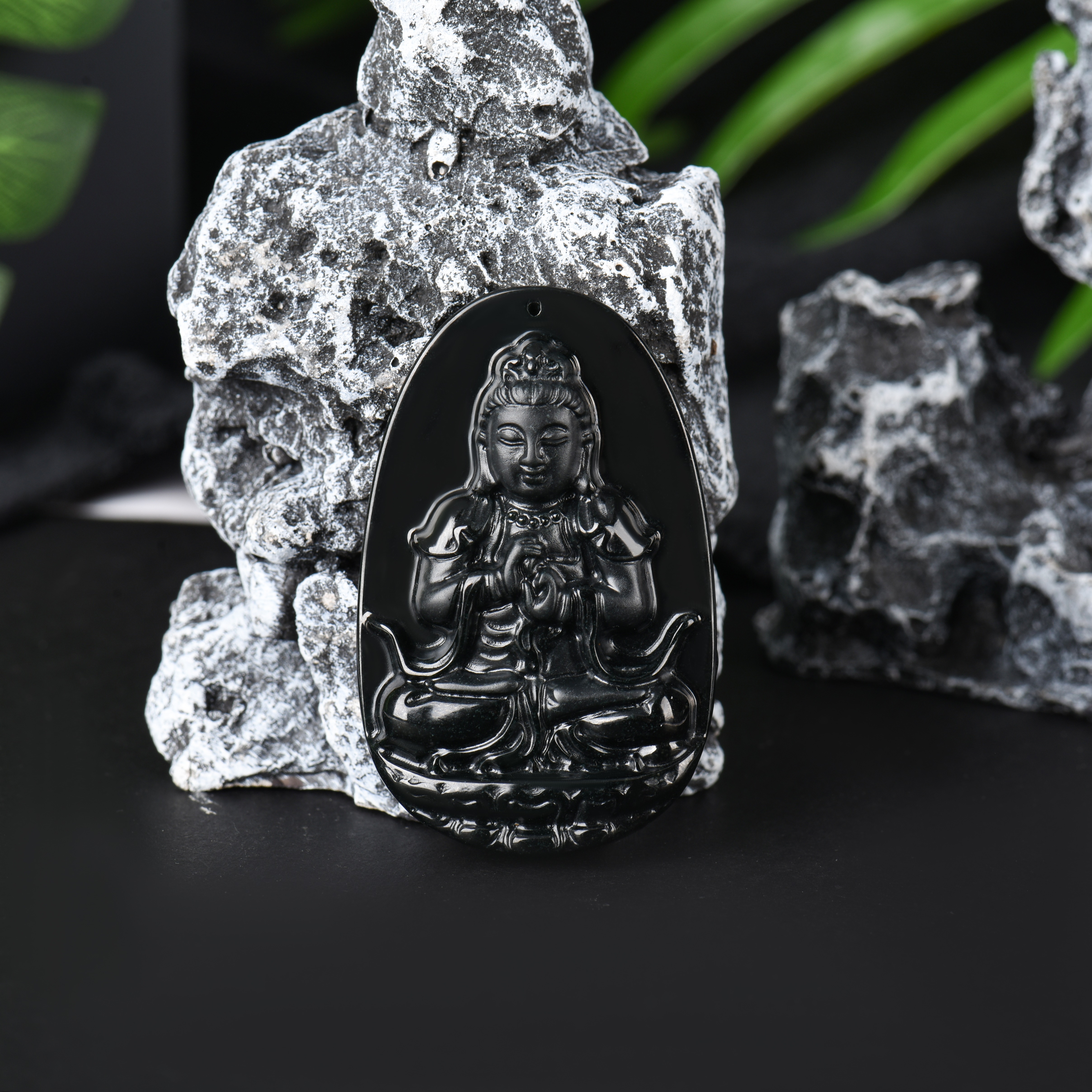 手工墨翠翡翠十二生肖12守护神本命时尚吊坠挂件牌子白底实物图