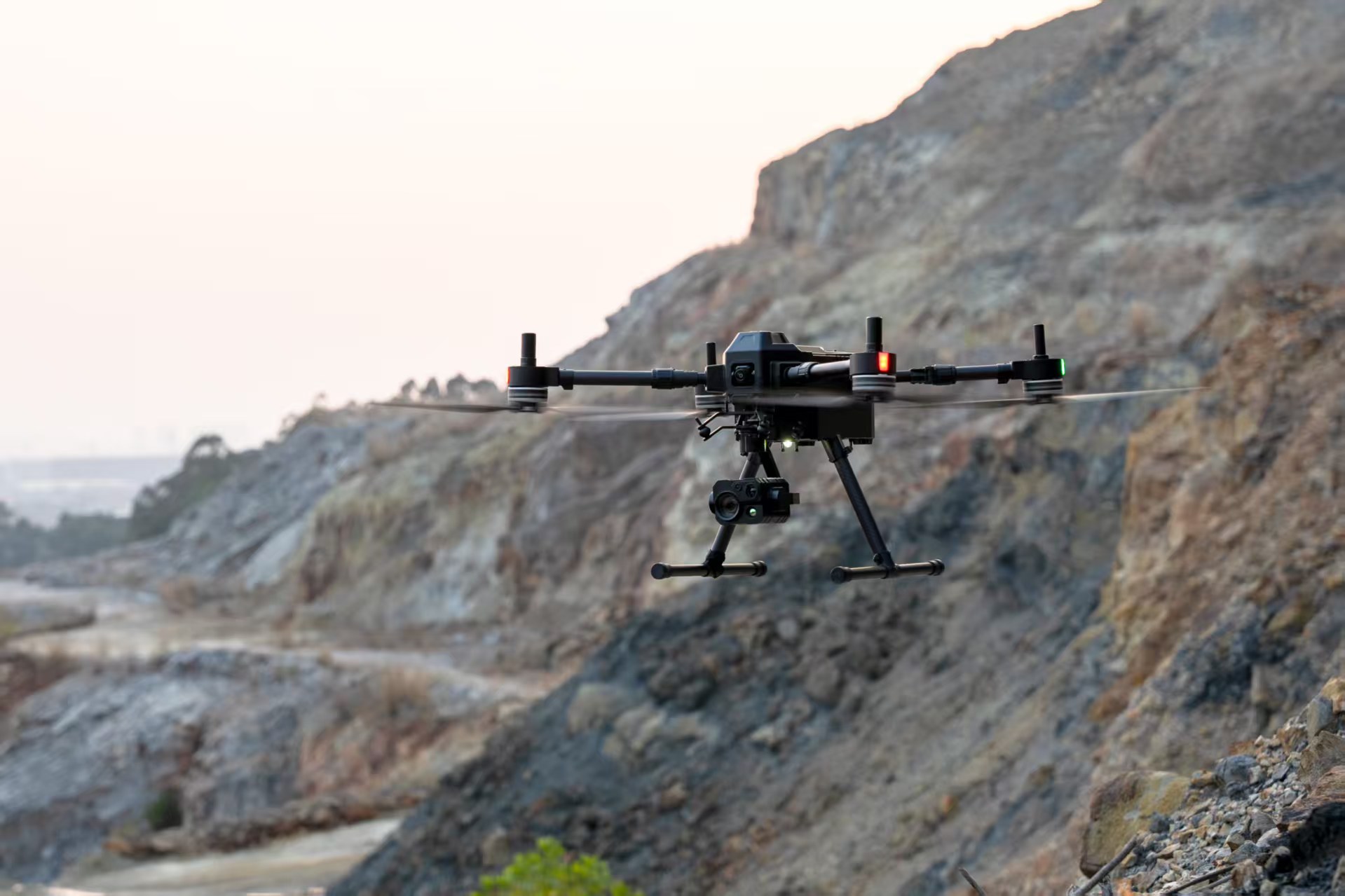 无人机/大疆无人机/无人机遥控飞机/发电机/兽无人机细节图