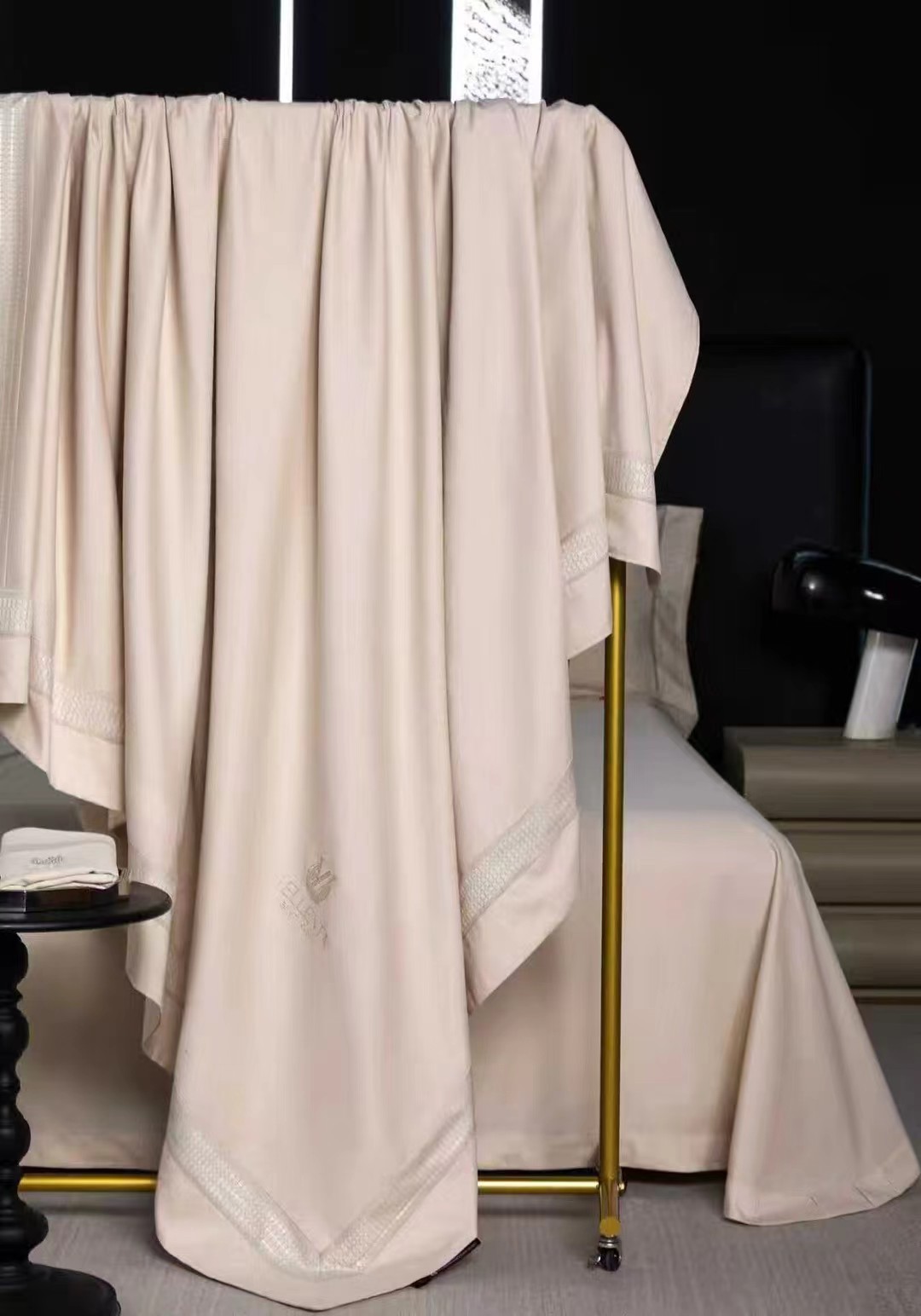 Youdaoplaceholder0. Youdaoplaceholder1 [100s Light Luxury long-staple cotton suede embroidery] long-staple cotton small suede embroidery four-piece set, simply 