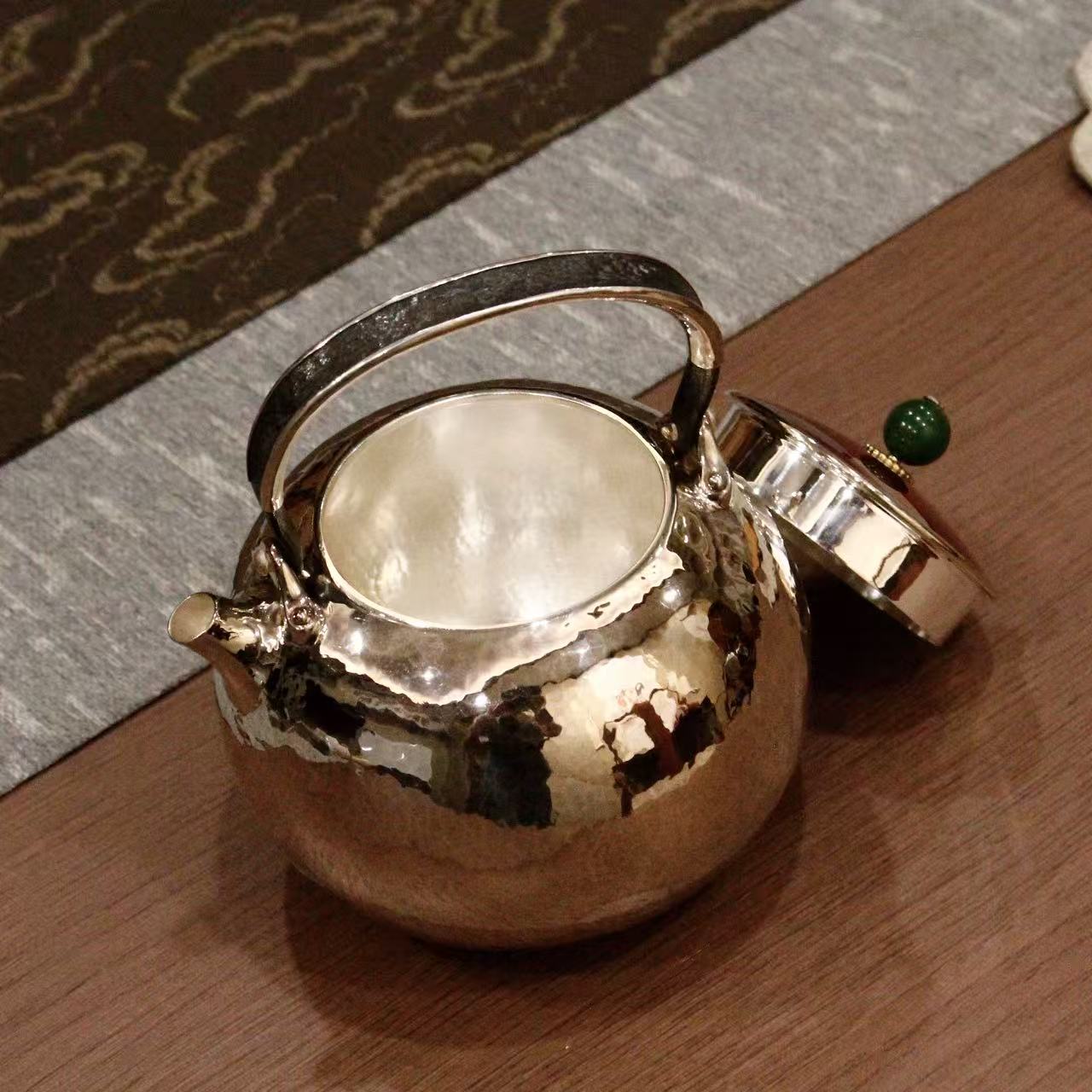 Antique-style small tea cups, master cups, tea bowls, household tea bowls, ceramic Gongfu tea sets Application Scenario