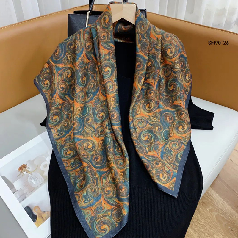 New long frosted plush women's autumn and winter fashion scarf, a warm winter women's scarf, a must-have for autumn and winter details Picture