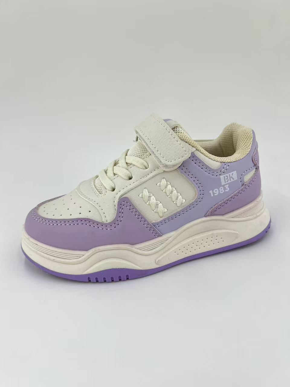 Spring fashion of children's shoes full figure