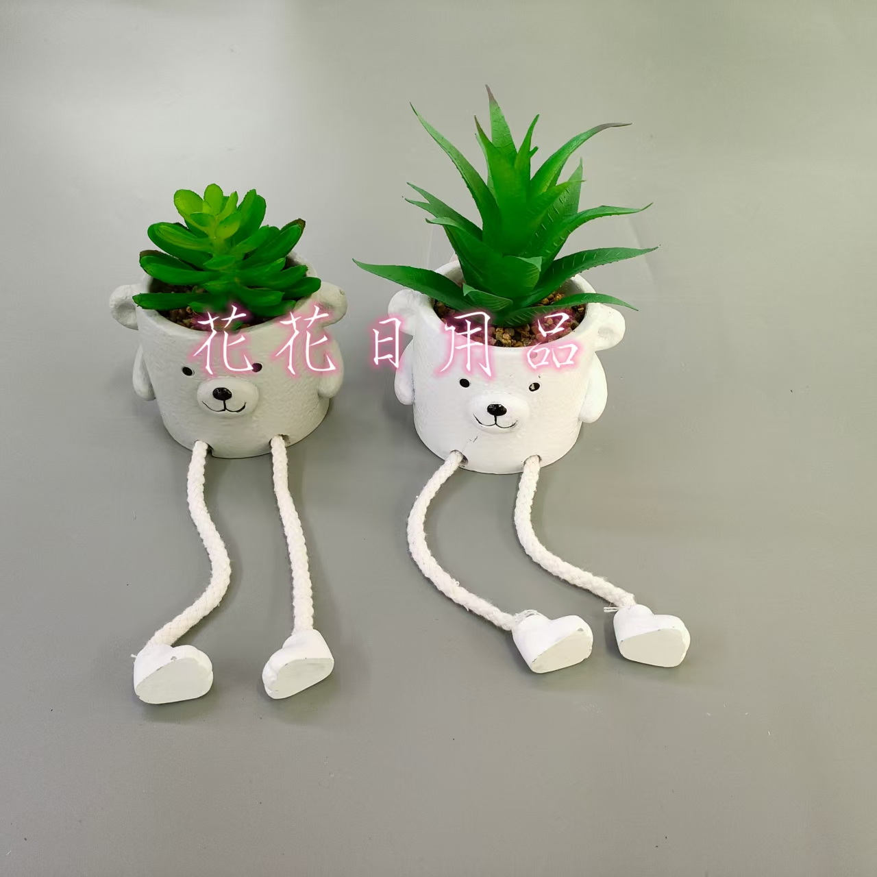 Artificial flowers, fake flowers, bonsai, cartoon cement POTS and a variety of succulent decorations full figure