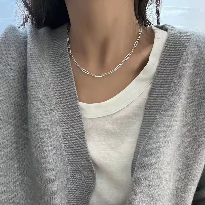 This 925 sterling silver round life tree jewelry necklace from Europe and America is a unique and high-end summer accessory for women. It is versatile and slimming Specification image