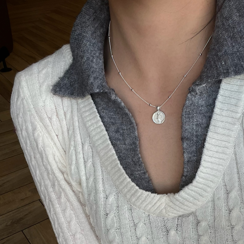 925 sterling silver round life tree jewelry necklace for women's summer, a rare and high-end style, versatile collarbone chain, a big brand silver chain necklace, a simple silver jewelry necklace Application Scenario