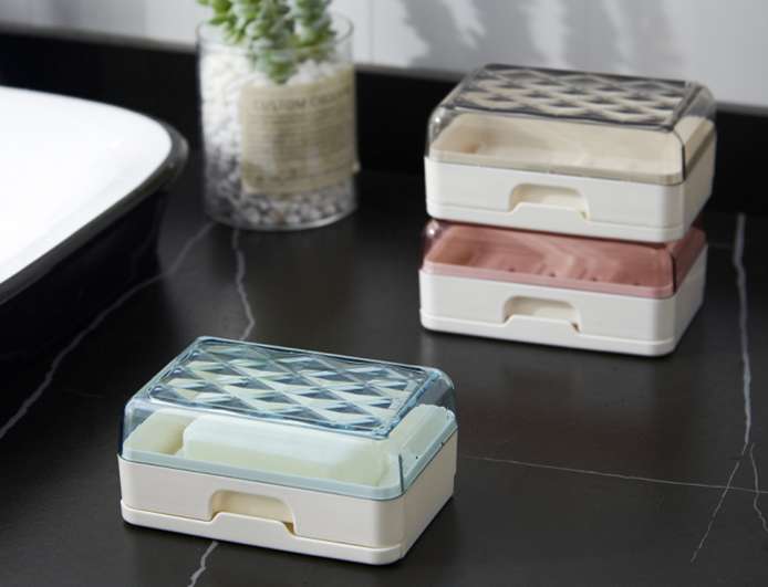 G28-GH-2538 simple draining soap box for bathroom outings with a lid and a hollowed-out bottom for drainage and anti-slip washing