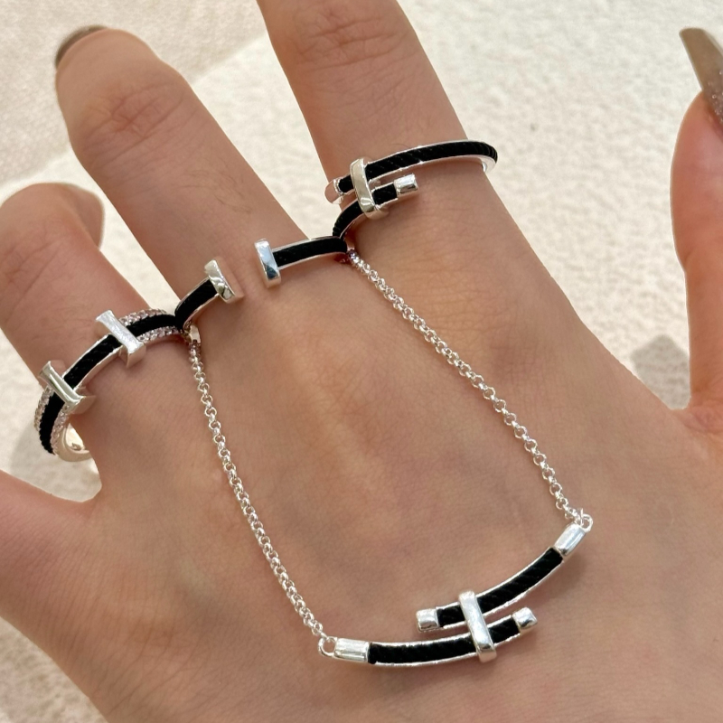 European and American cross-border 925 sterling silver round life tree jewelry necklace for women, a rare and high-end style, versatile collarbone chain, a big brand details Picture