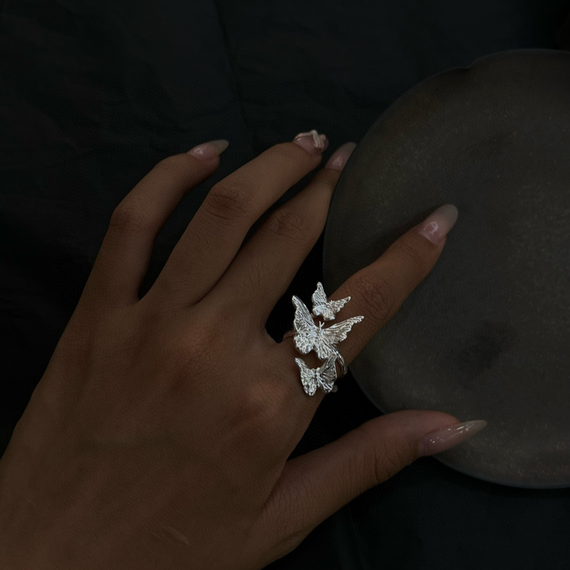 s925 sterling silver 8-shaped ring, a niche design for women, single-row diamond-encrusted index finger ring, a cross-border bestseller in foreign trade, butterfly ring Application Scenario