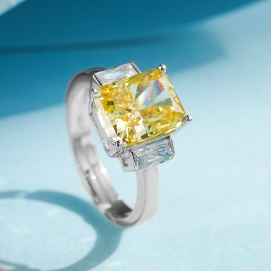 Zhuoheng Jewelry S925 Silver Premium Luxury Square Zircon Fashion Ring Application Scenario